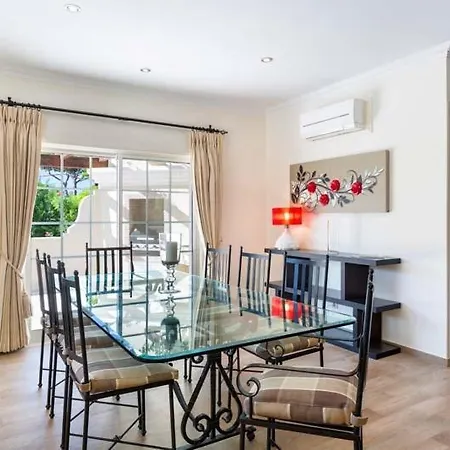 Villa Sleeps 11 Pool Air Con T607975