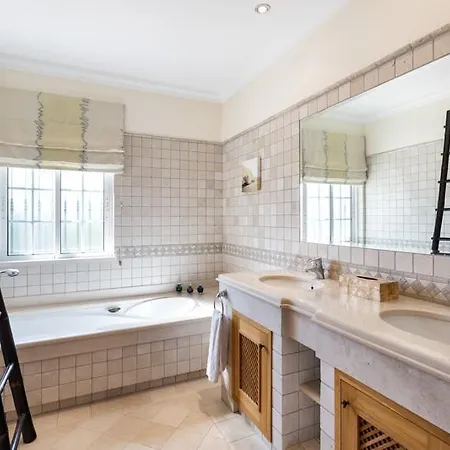 Sleeps 11 Pool Air Con T607975 *